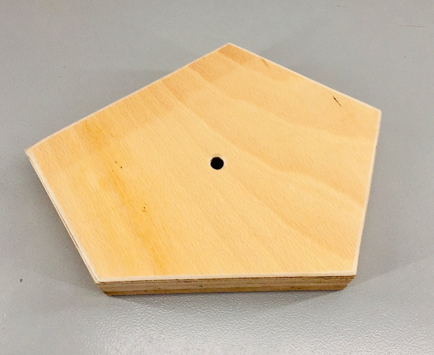 MG1816 - Papageien Spielzeug Versteckspielturm für Vario Freisitz