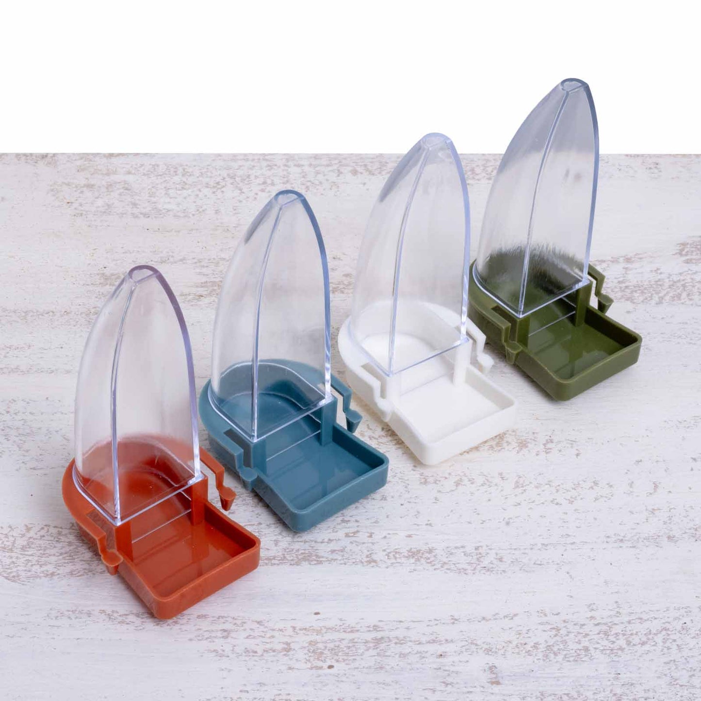 Futter- und Wasserspender für Vögel