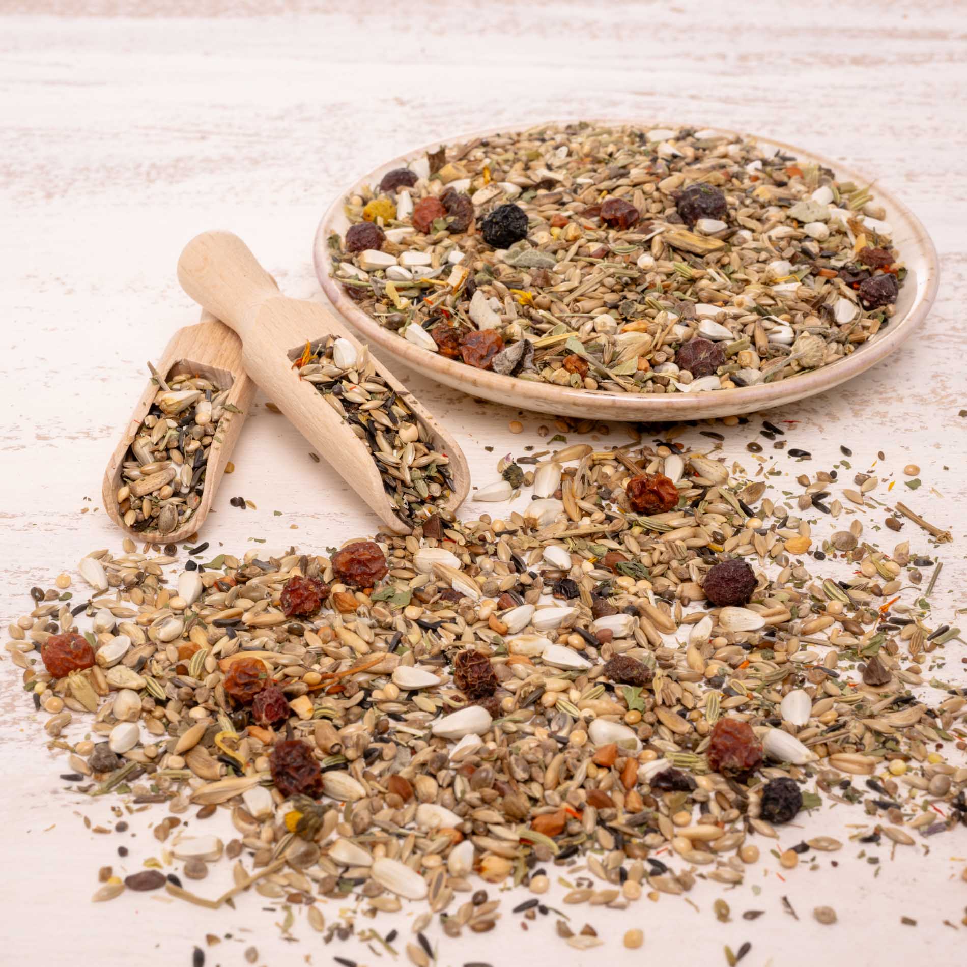 Kräuterapotheke Agaporniden – hochwertiges Futter für Agaporniden mit Kräutern & Beeren