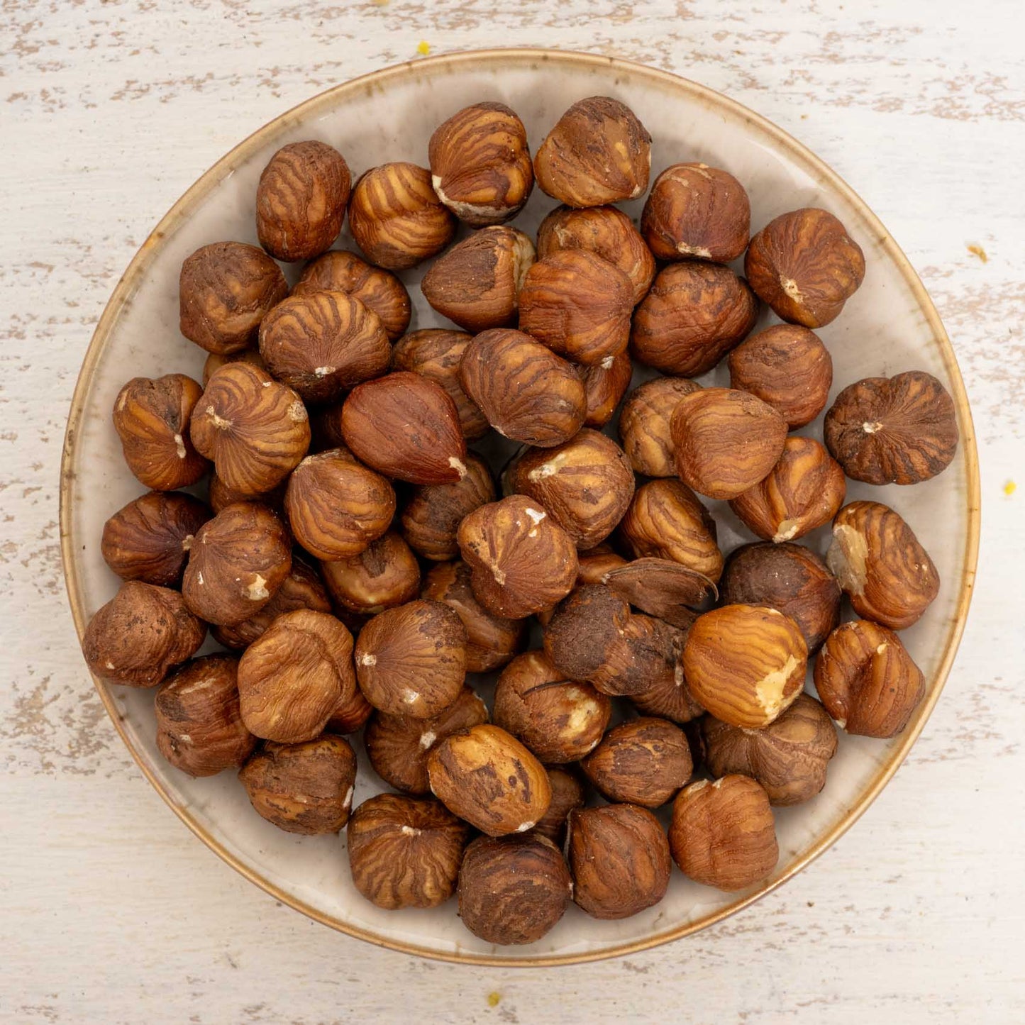 Haselnusskerne – Naturbelassener Energiespender für Papageien