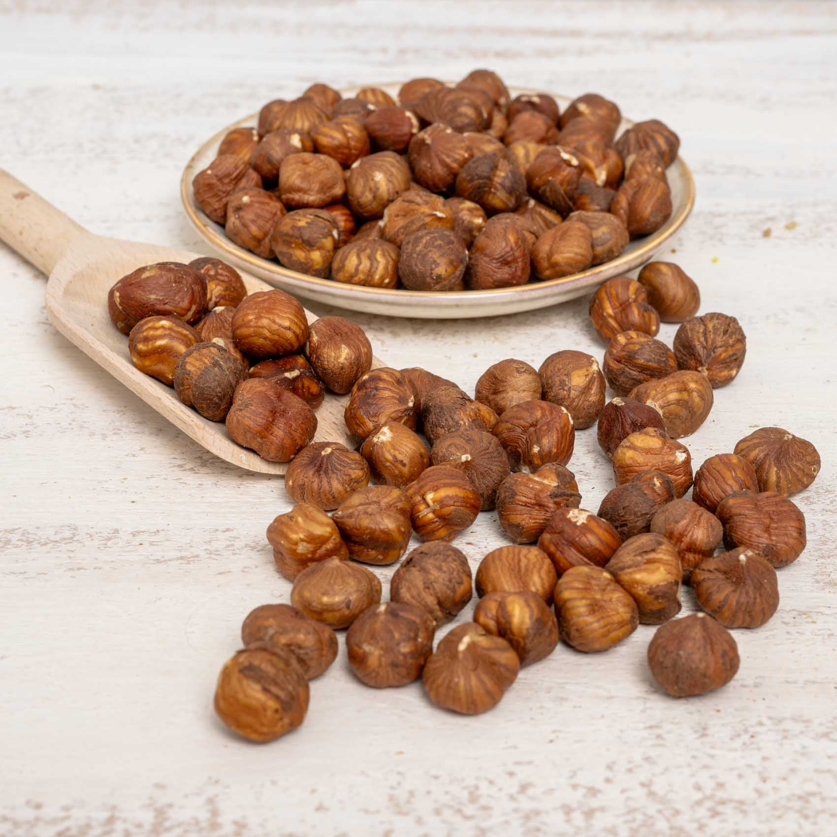 Haselnusskerne – Naturbelassener Energiespender für Papageien