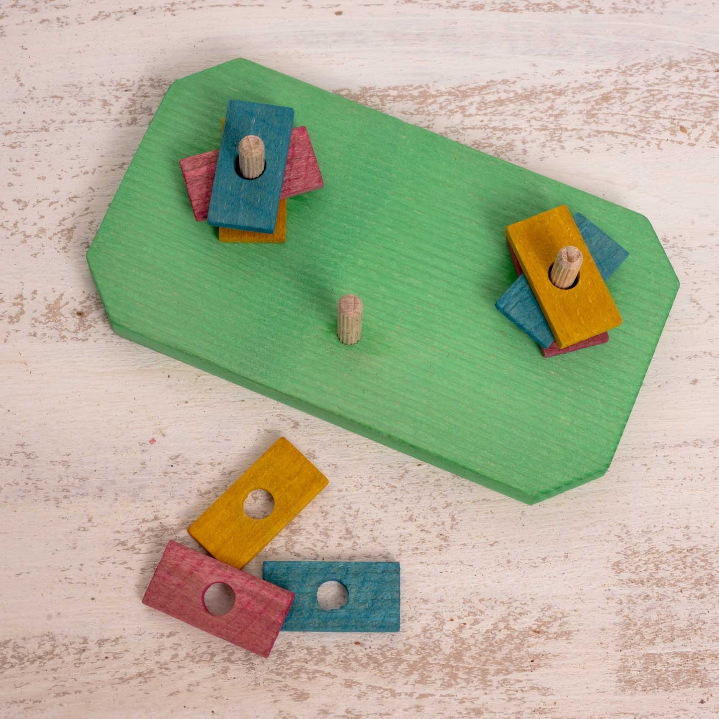 Stapelbrettchen – Intelligenzspielzeug für Wellensittiche & kleine Papageien