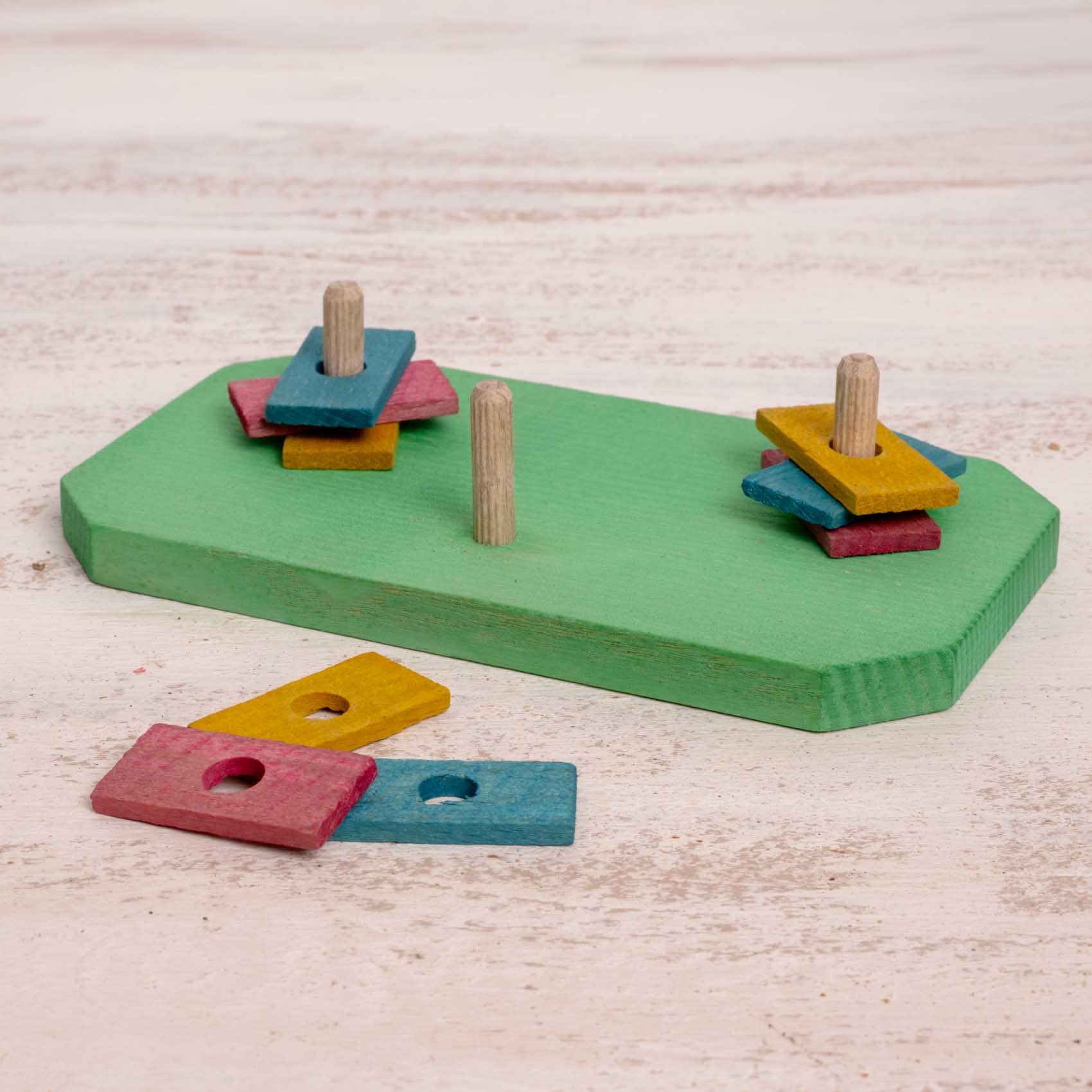 Stapelbrettchen – Intelligenzspielzeug für Wellensittiche & kleine Papageien