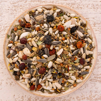 Kräuterapotheke für kleine Papageien – hochwertige Papageienfutter-Körnermischung mit Kräutern & Beeren