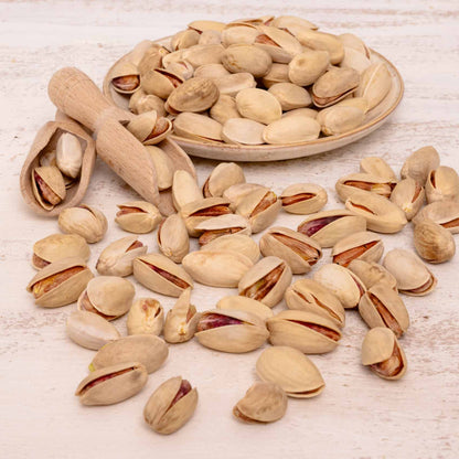 Pistazien natur mit Schale – Papageienfutter