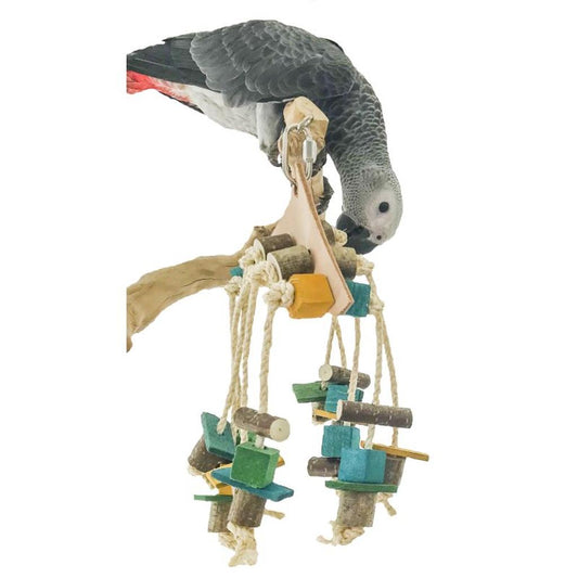 MG1405  -  Lederdreieck mit Sisalschnüren und Holzteilen für große Papageien