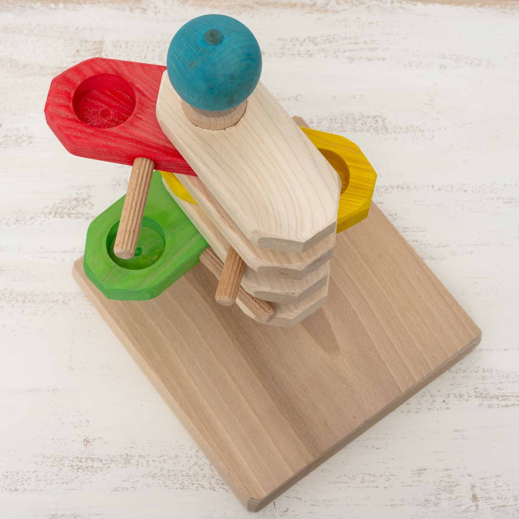 Leckeri Ampel – Intelligenzspielzeug für Papageien